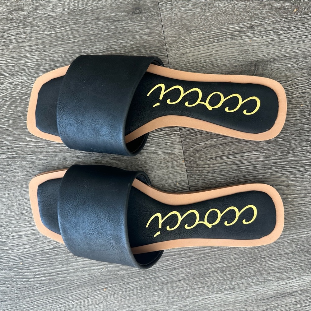Like new Slip on sandals